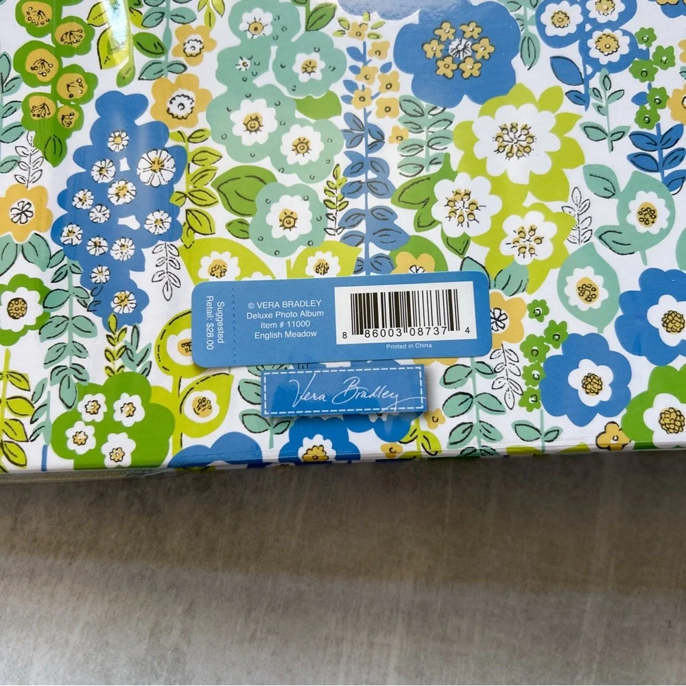 Vera Bradley Deluxe Photo Album in English Meadow Print